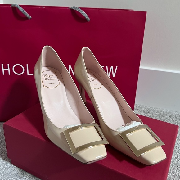 Brand New In Box Roger Vivier Pumps Size 9 - Picture 1 of 5
